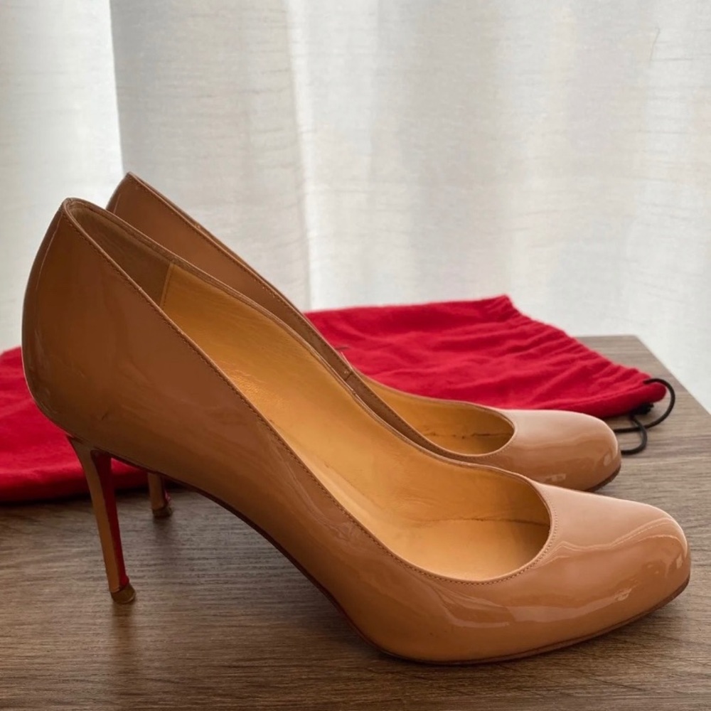 Christian Louboutin nude filfille pumps